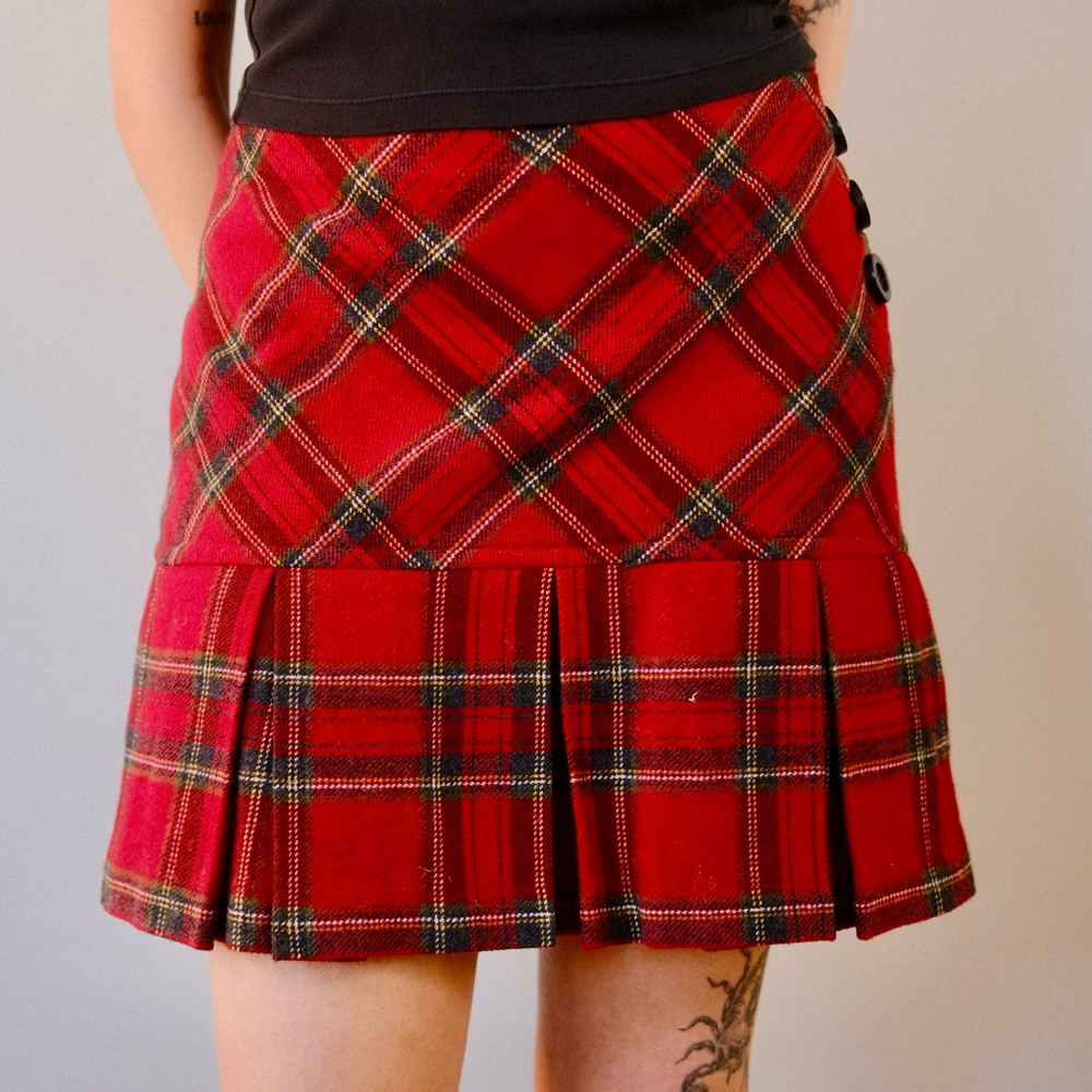 Red plaid mini skirt